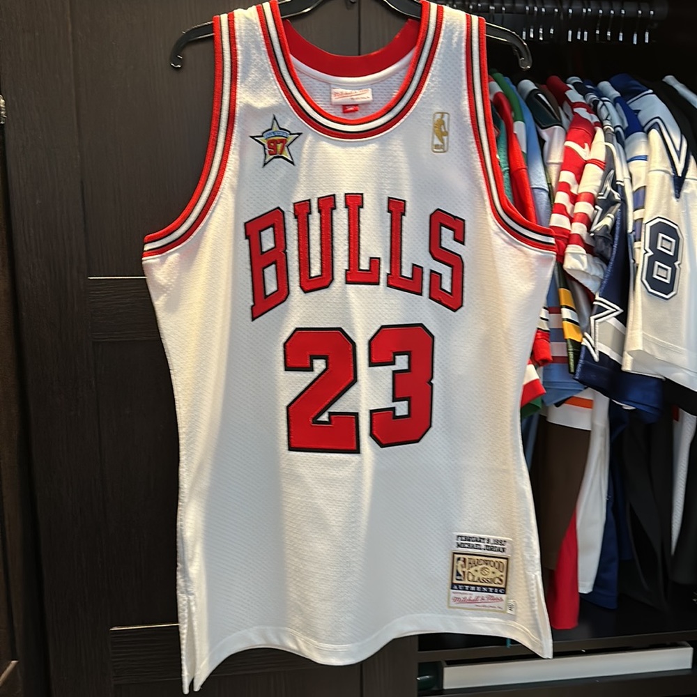 Chicago Bulls 1998-99 Michael Jordan All-Star Game Authentic Jersey - 44 Large